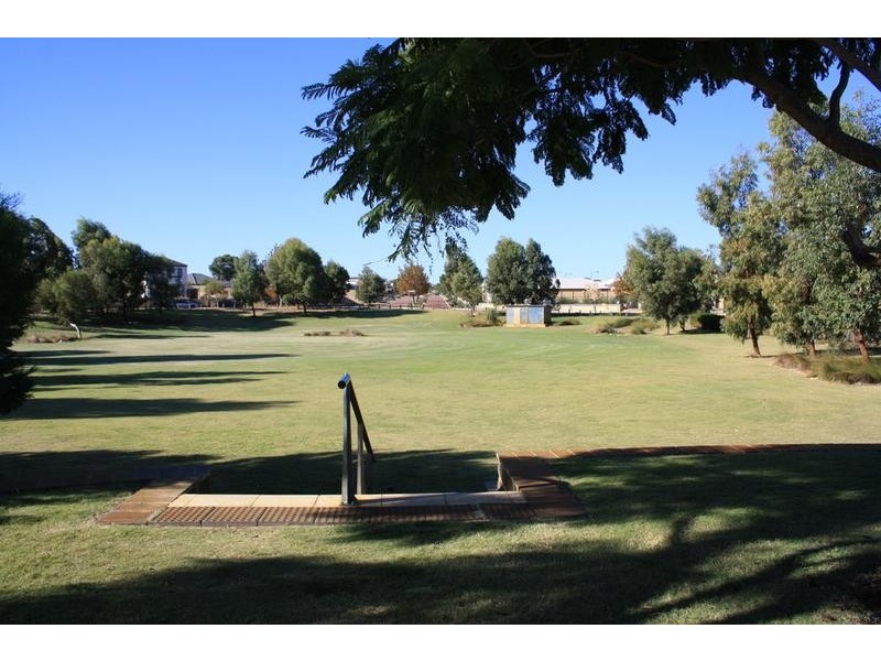 73 Nankeen Circle, Tapping WA 6065