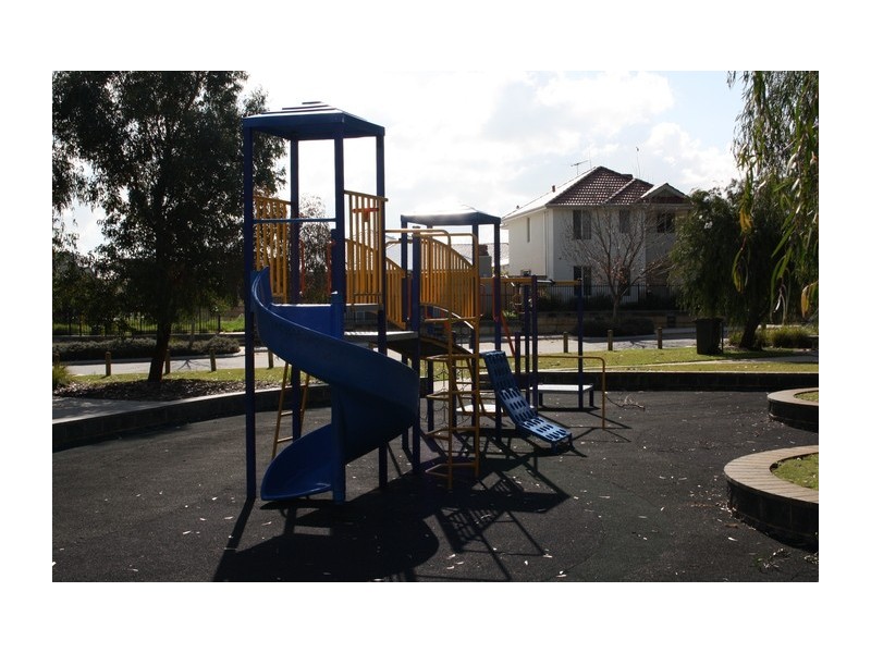 73 Nankeen Circle, Tapping WA 6065