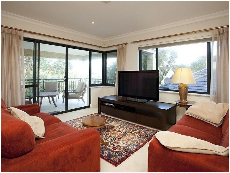 1 Midi Terrace, Hillarys WA 6025