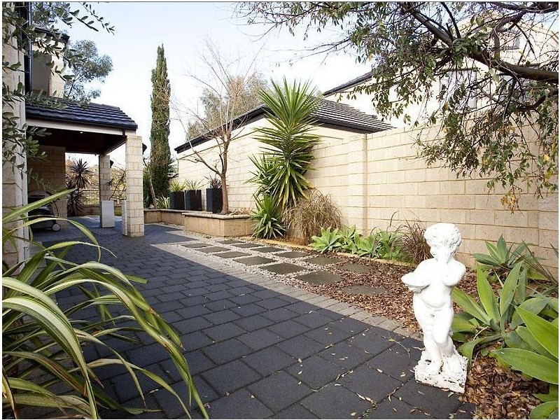 1 Midi Terrace, Hillarys WA 6025