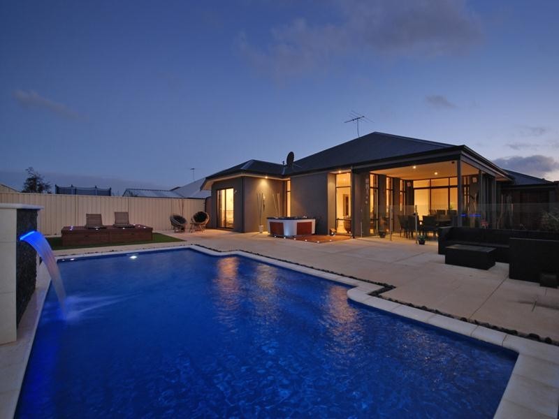 11 Sundowner Meander, Banksia Grove WA 6031