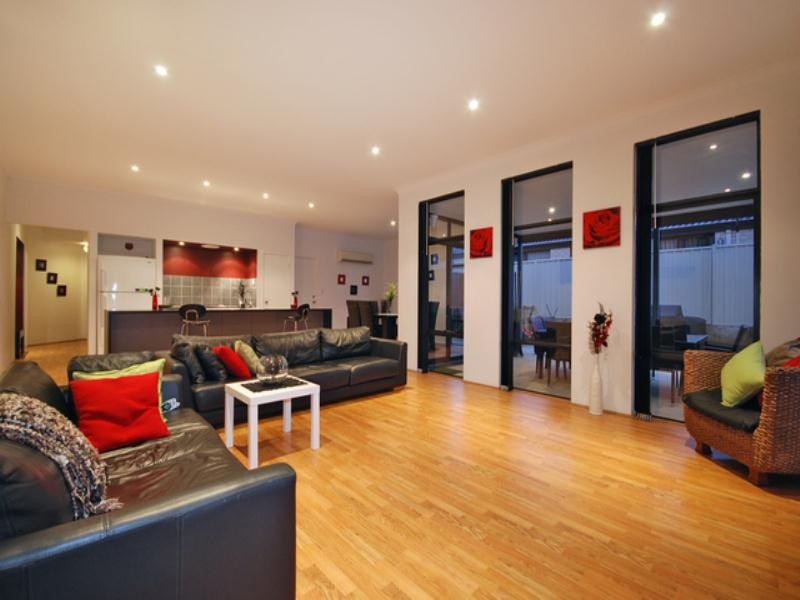 11 Sundowner Meander, Banksia Grove WA 6031