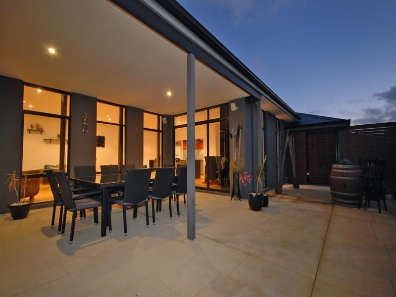 11 Sundowner Meander, Banksia Grove WA 6031