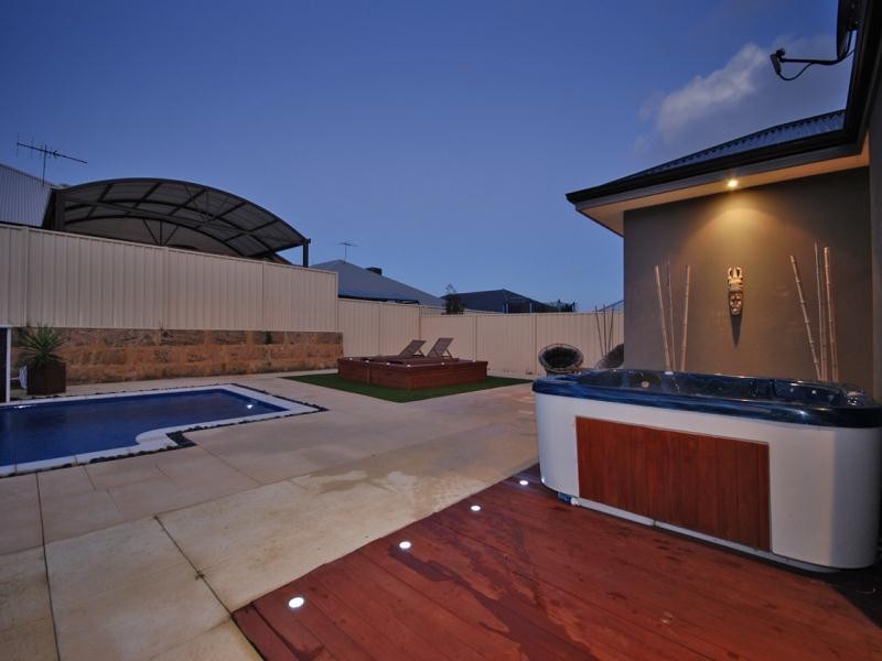 11 Sundowner Meander, Banksia Grove WA 6031