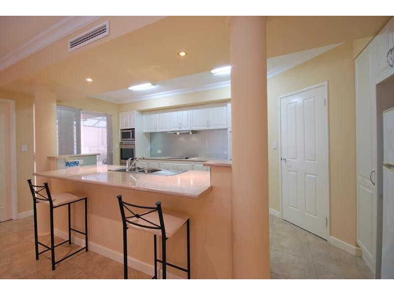 2 Baton Rouge, Mindarie WA 6030