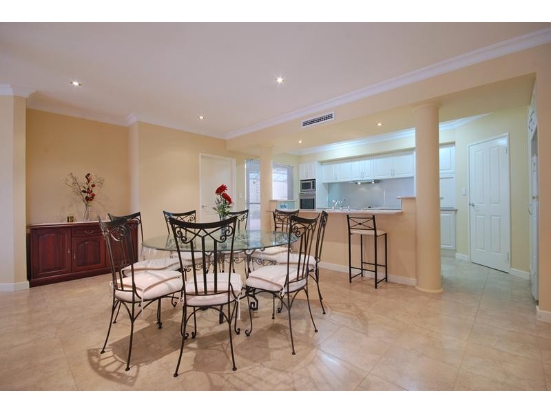 2 Baton Rouge, Mindarie WA 6030