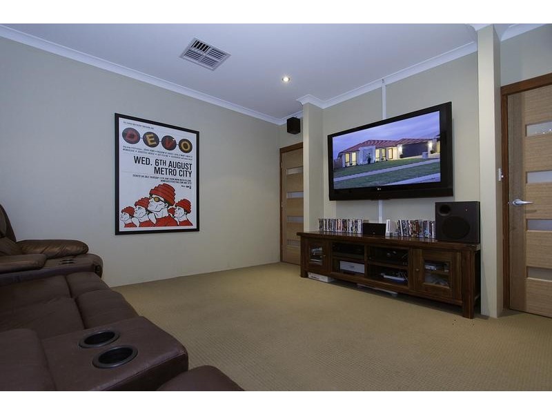 7 Hapuna Street, Butler WA 6036