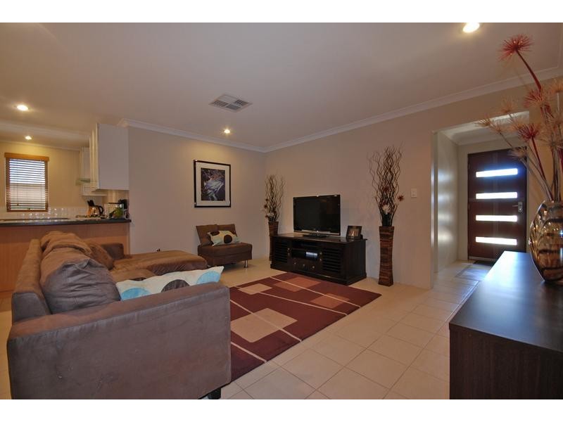 173 St Stephens Crescent, Tapping WA 6065