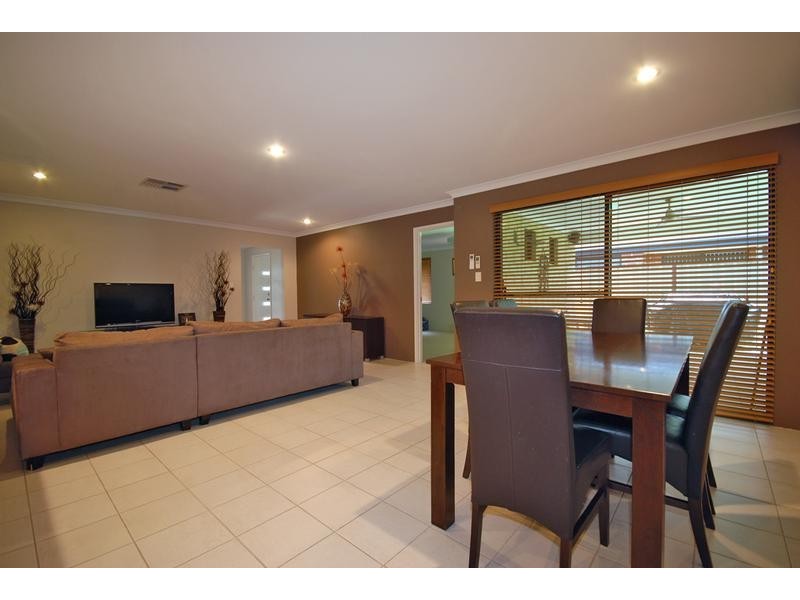 173 St Stephens Crescent, Tapping WA 6065