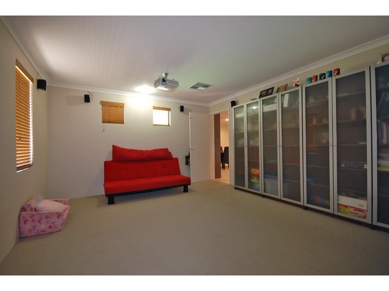 173 St Stephens Crescent, Tapping WA 6065