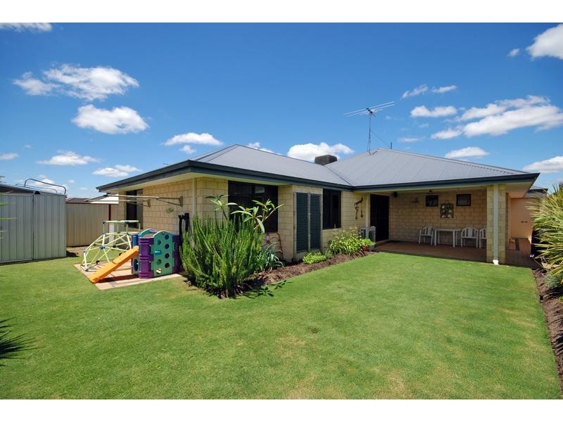 173 St Stephens Crescent, Tapping WA 6065