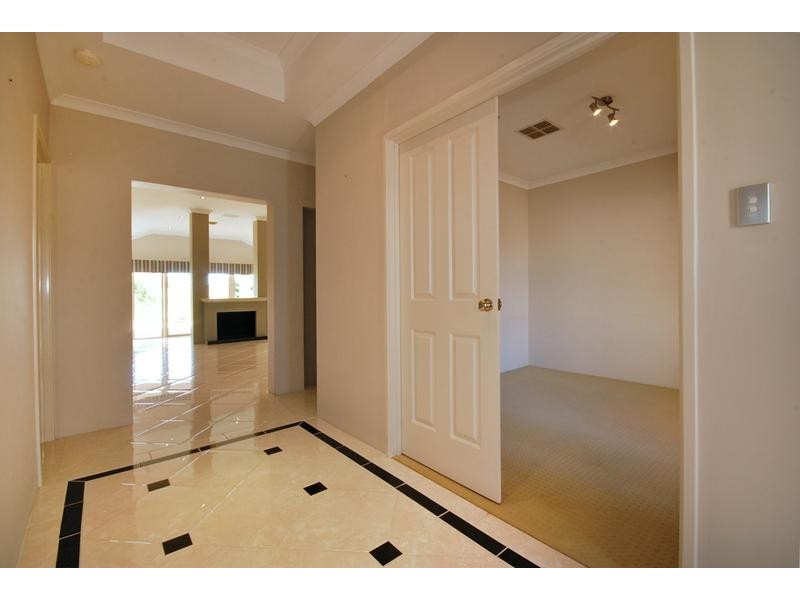 8 Langmuir Way, Tapping WA 6065