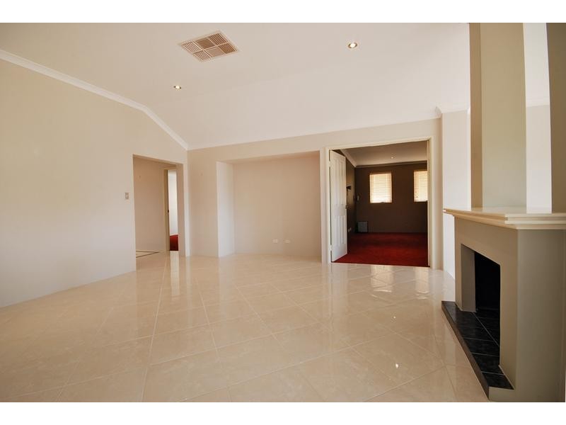 8 Langmuir Way, Tapping WA 6065