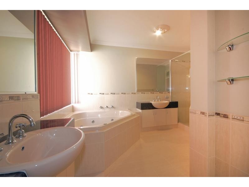 8 Langmuir Way, Tapping WA 6065