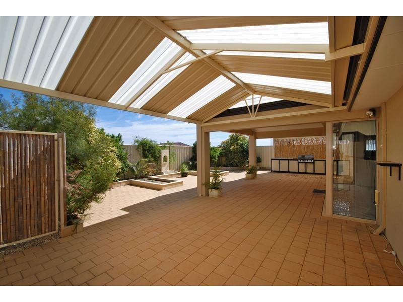 8 Langmuir Way, Tapping WA 6065