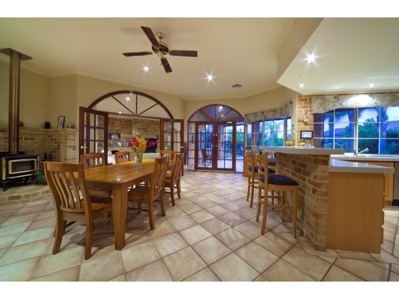 8 Kirra Court, Hillarys WA 6025