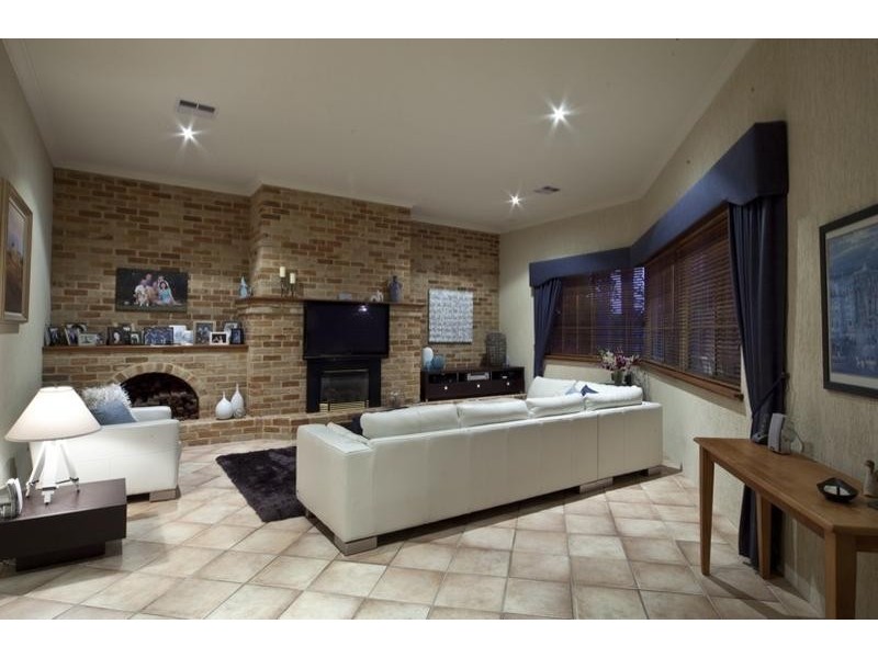 8 Kirra Court, Hillarys WA 6025