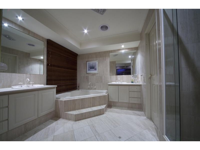 8 Kirra Court, Hillarys WA 6025