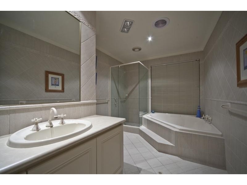 8 Kirra Court, Hillarys WA 6025