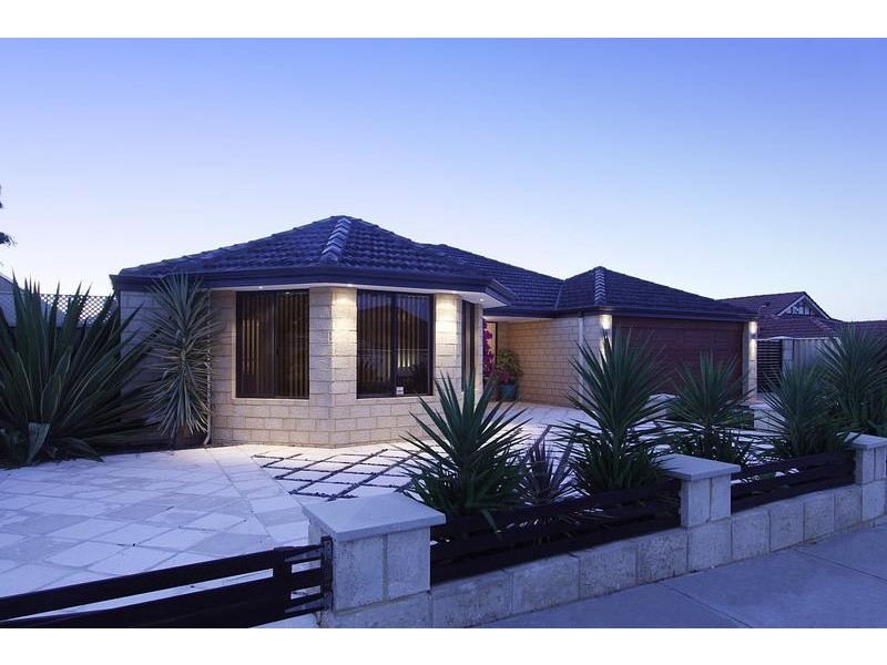 6 Swanmore Street, Butler WA 6036