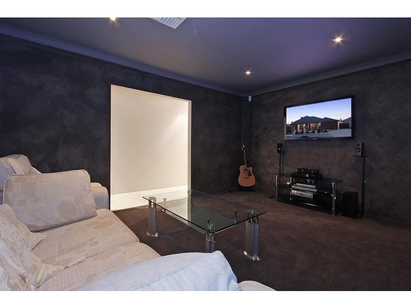 6 Swanmore Street, Butler WA 6036