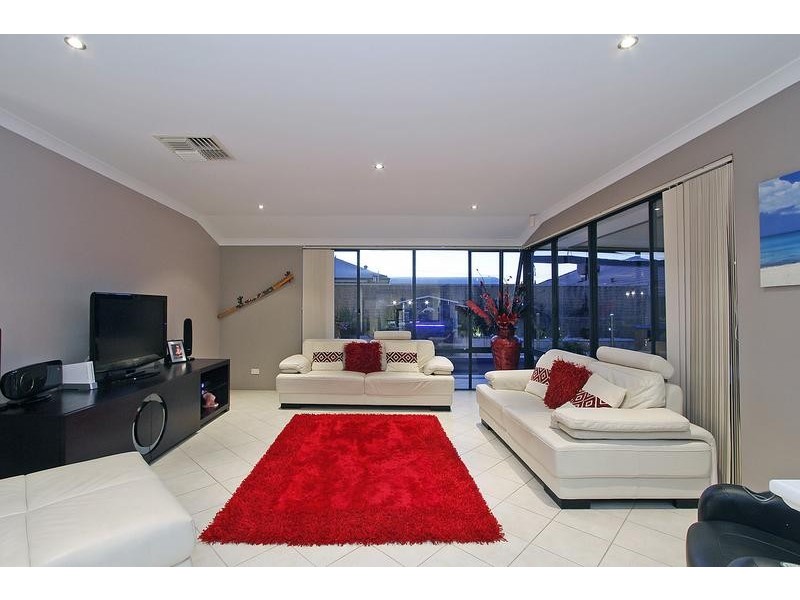 6 Swanmore Street, Butler WA 6036