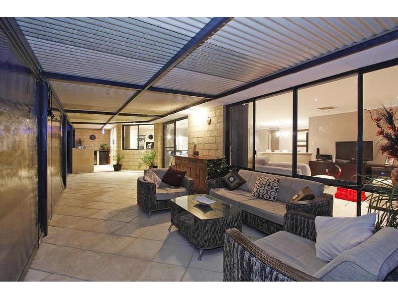 6 Swanmore Street, Butler WA 6036