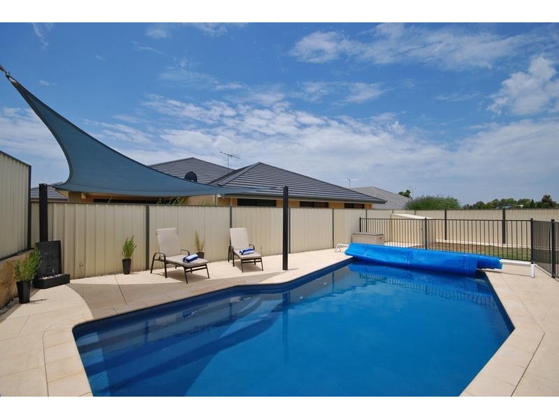 75 Keanefield Drive, Carramar WA 6031