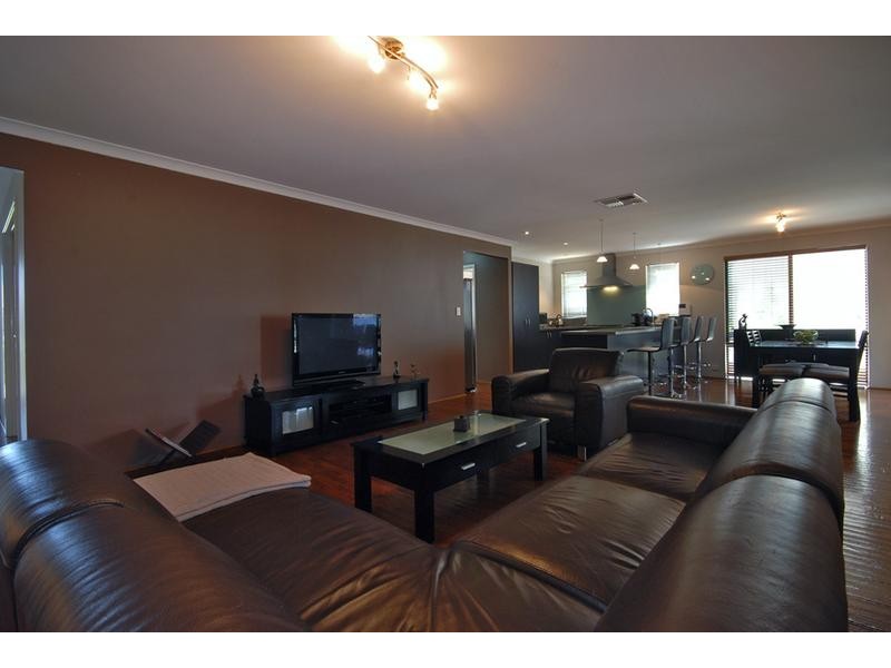 75 Keanefield Drive, Carramar WA 6031