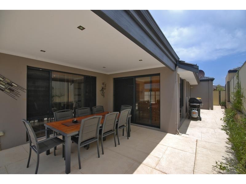 75 Keanefield Drive, Carramar WA 6031