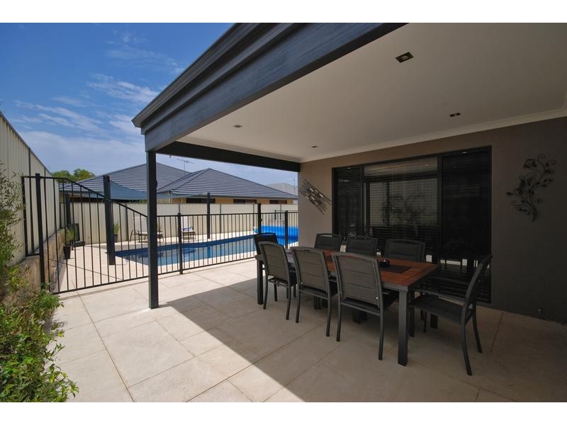 75 Keanefield Drive, Carramar WA 6031