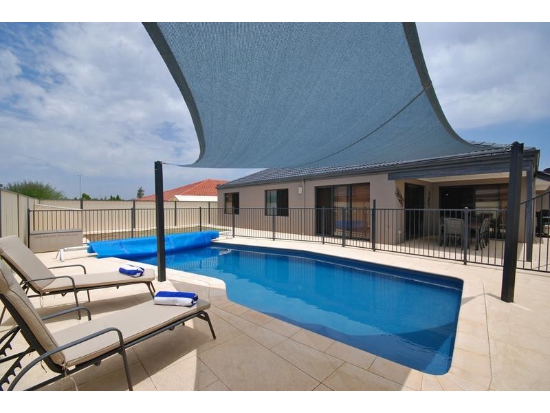 75 Keanefield Drive, Carramar WA 6031