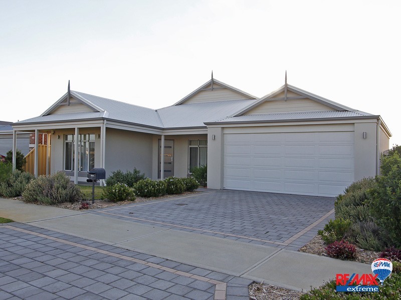 14 Featherstone Gardens, Butler WA 6036