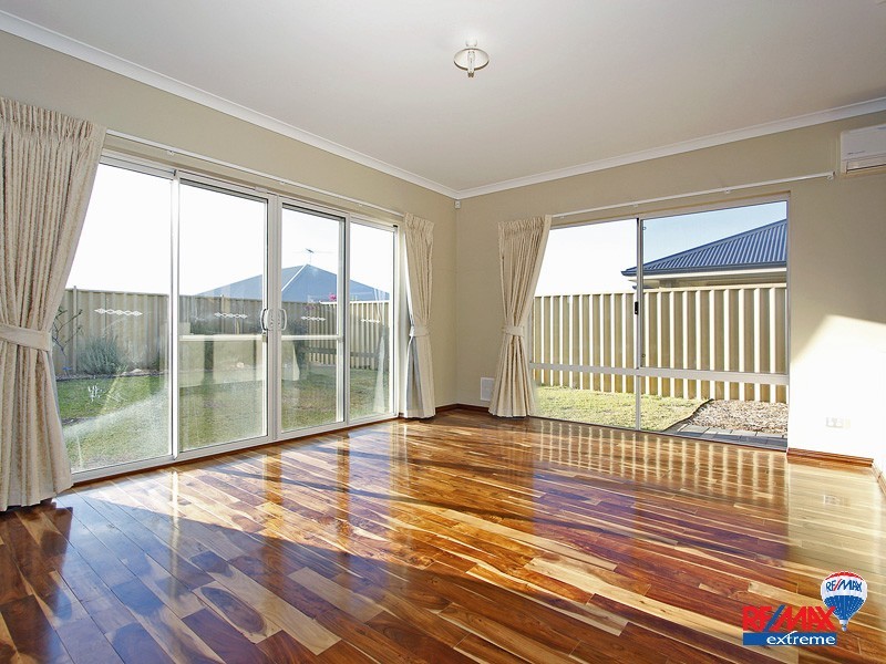 14 Featherstone Gardens, Butler WA 6036
