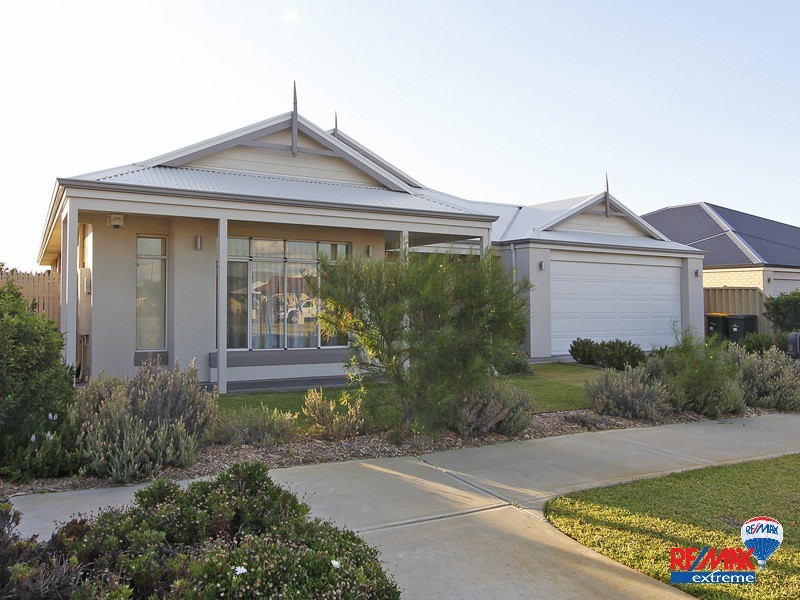 14 Featherstone Gardens, Butler WA 6036