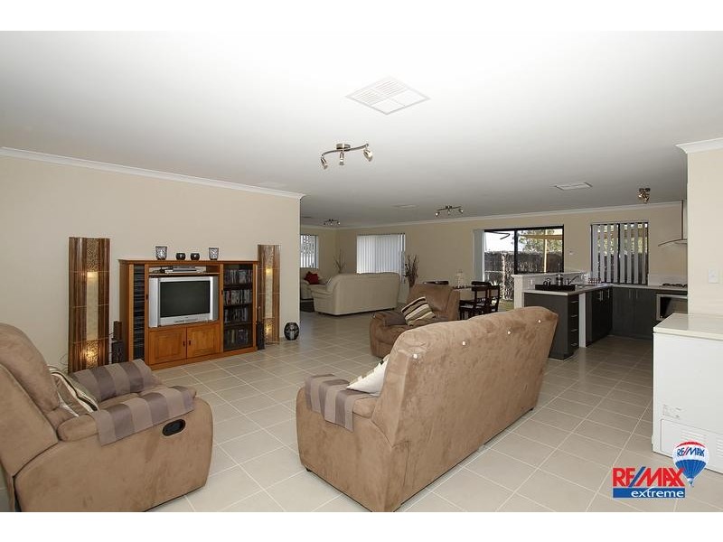 11 Oxted Link, Butler WA 6036