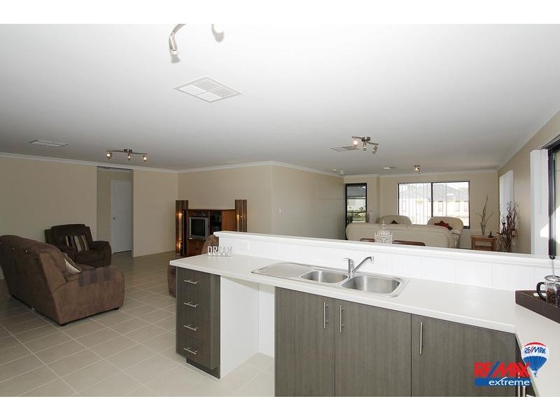11 Oxted Link, Butler WA 6036