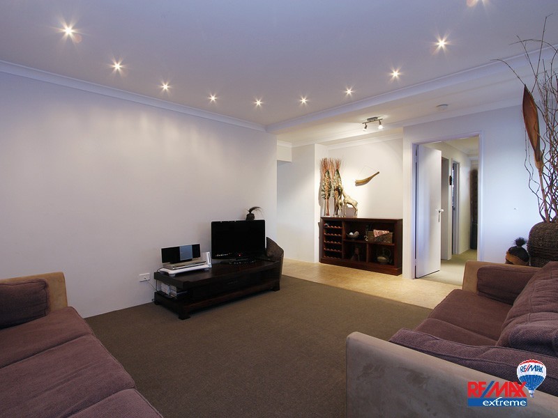 17 Peaslake Street, Butler WA 6036