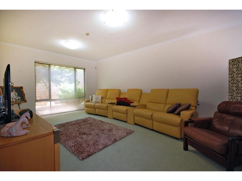 6 St Malo Ct, Mindarie WA 6030