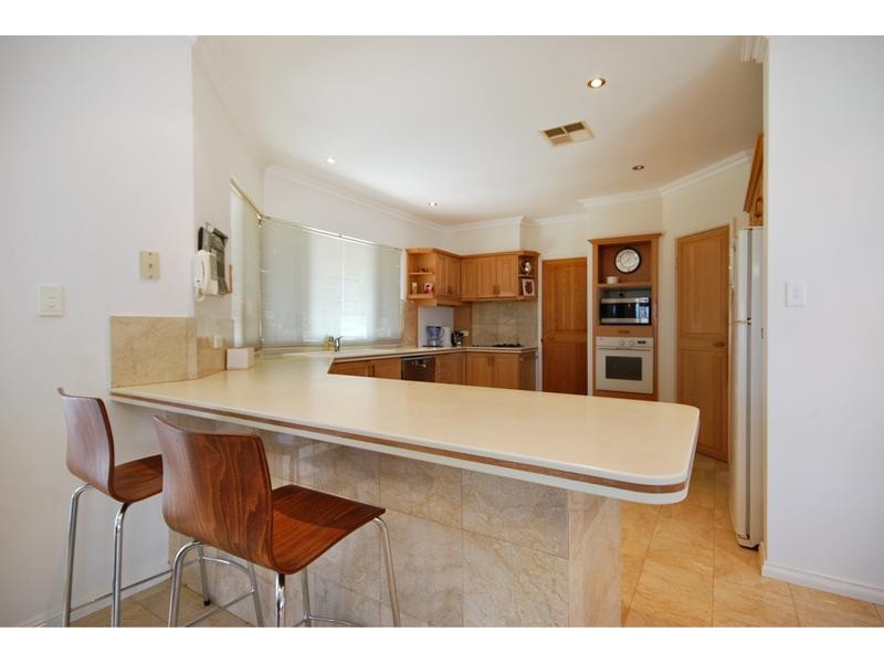 6 St Malo Ct, Mindarie WA 6030