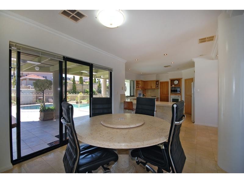 6 St Malo Ct, Mindarie WA 6030
