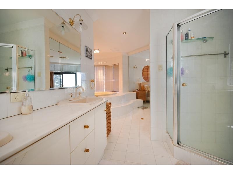 6 St Malo Ct, Mindarie WA 6030