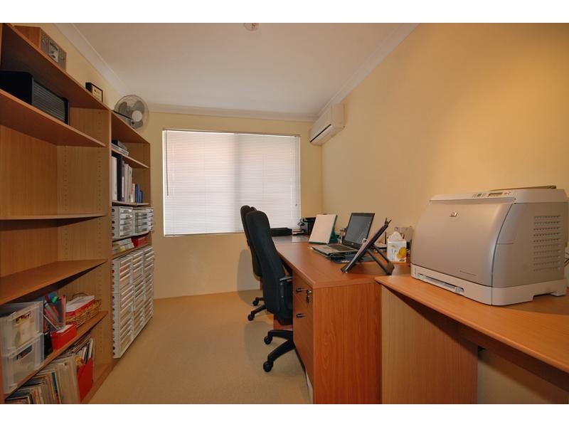 37 Palmerston Crescent, Tapping WA 6065