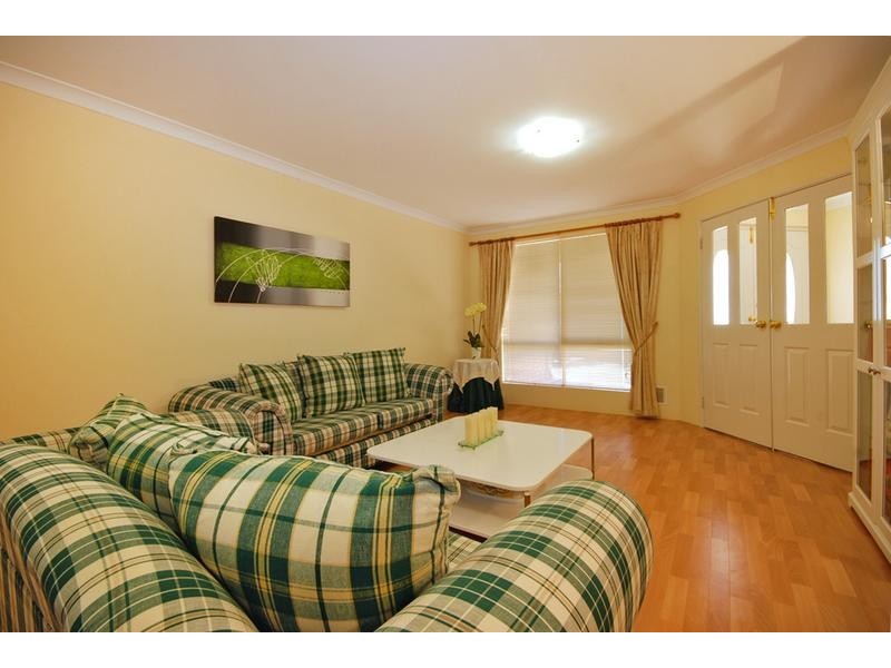 37 Palmerston Crescent, Tapping WA 6065