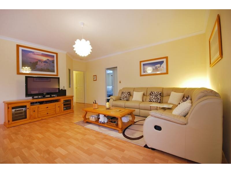 37 Palmerston Crescent, Tapping WA 6065