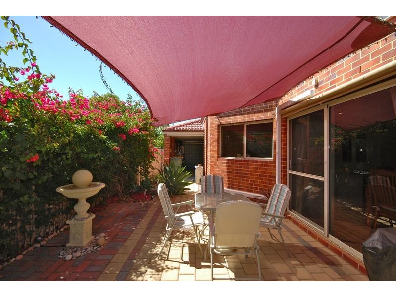 37 Palmerston Crescent, Tapping WA 6065