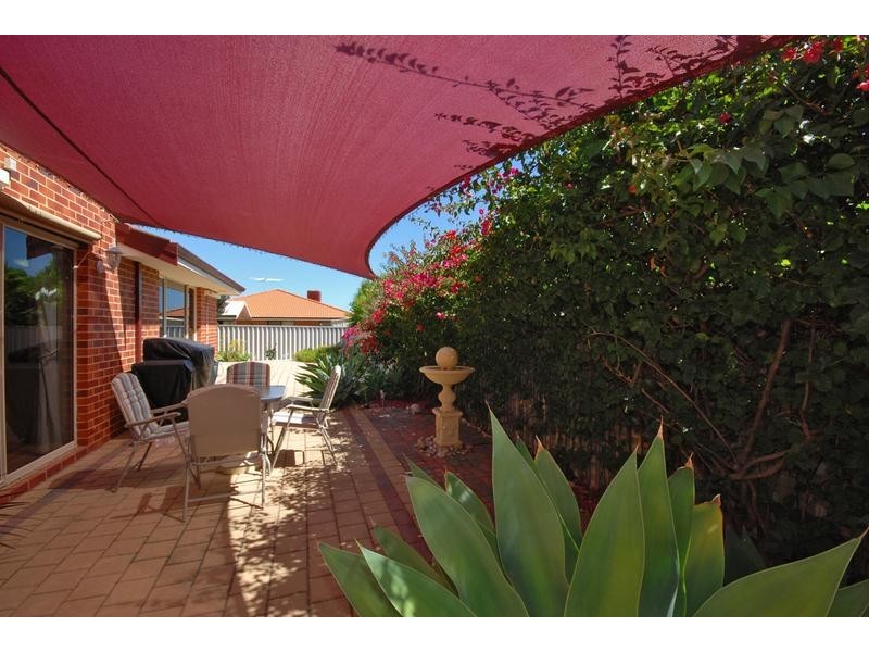 37 Palmerston Crescent, Tapping WA 6065