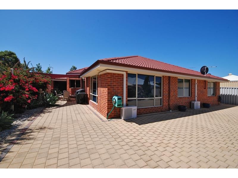 37 Palmerston Crescent, Tapping WA 6065