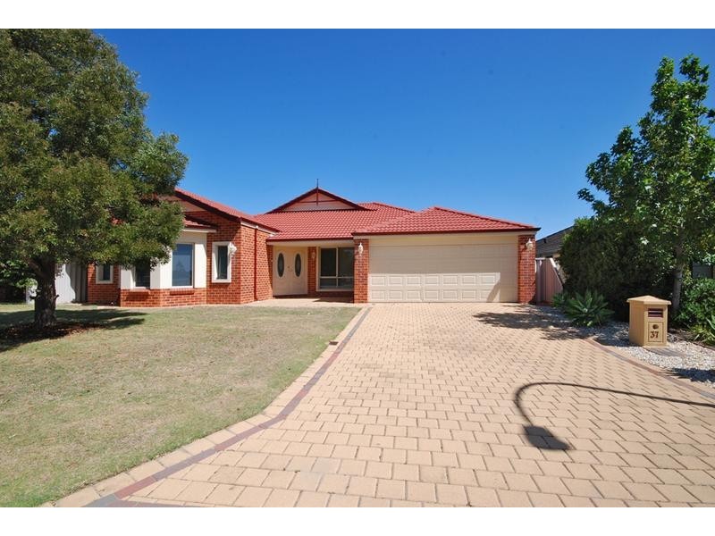 37 Palmerston Crescent, Tapping WA 6065