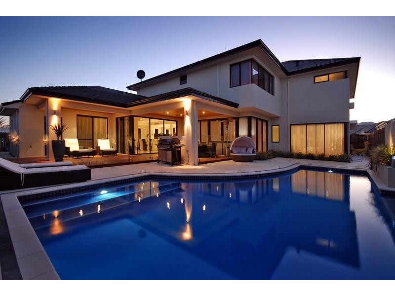 6 Lopez Way, Iluka WA 6028